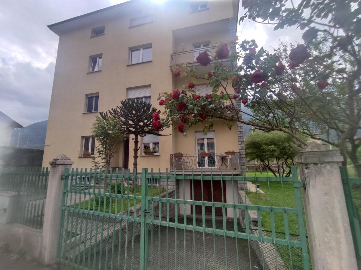 Tirano Express Luxury Apartments Екстер'єр фото