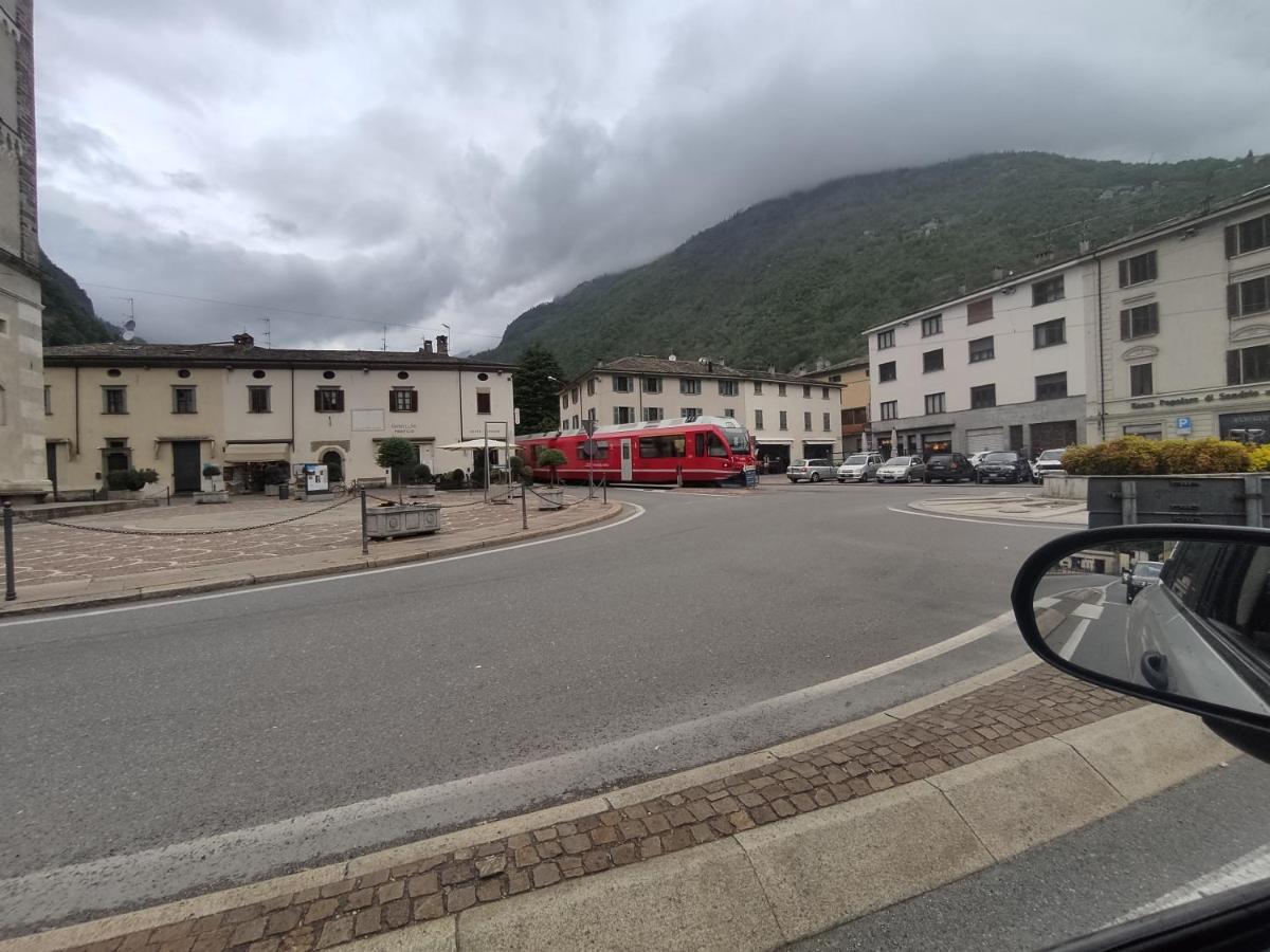 Tirano Express Luxury Apartments Екстер'єр фото