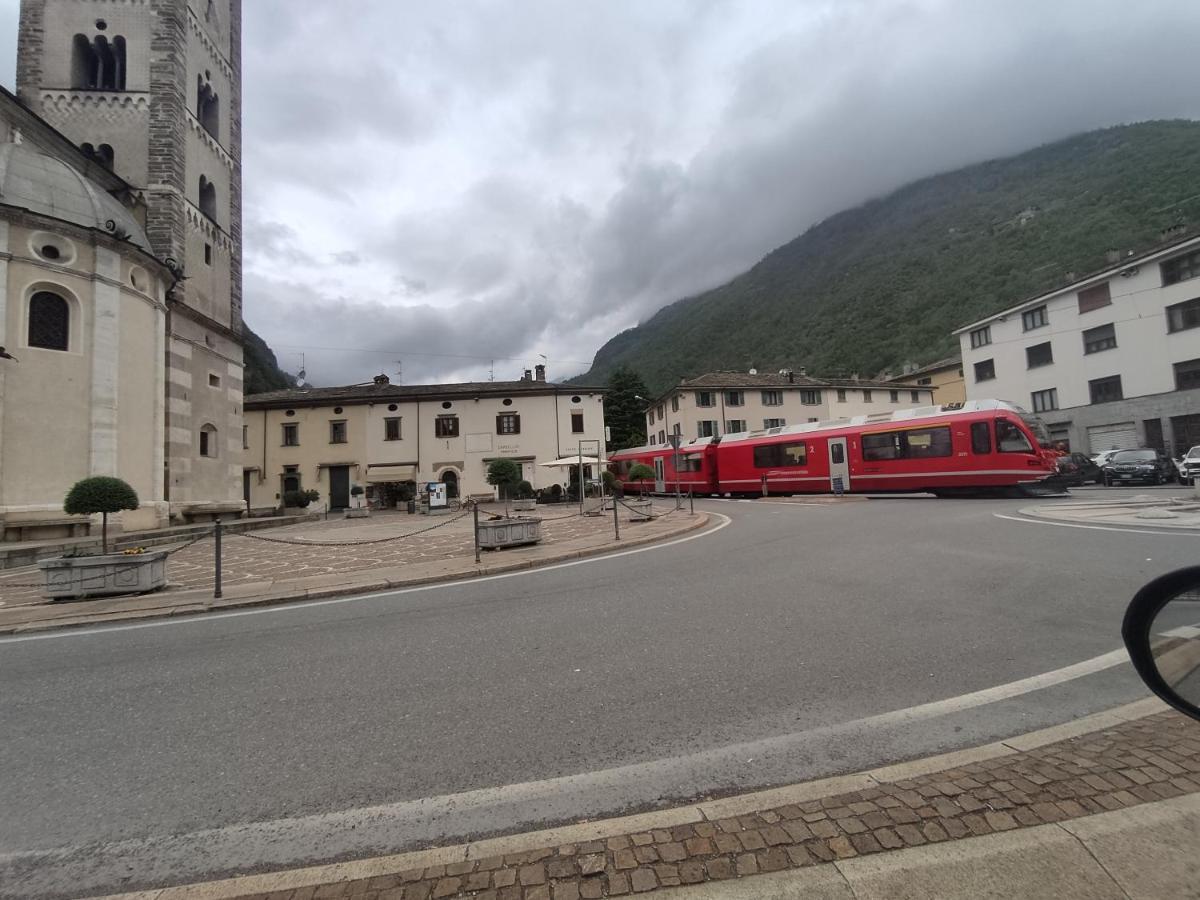 Tirano Express Luxury Apartments Екстер'єр фото