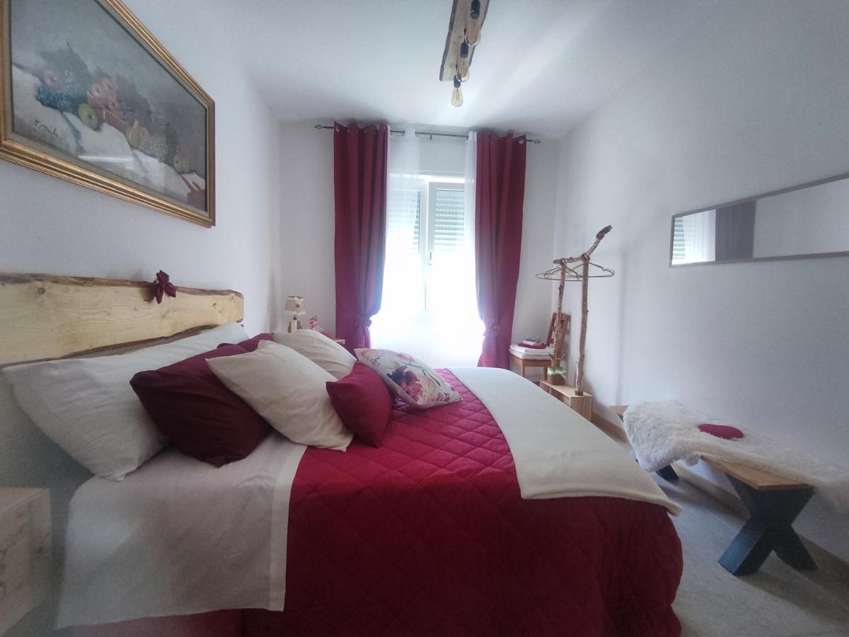Tirano Express Luxury Apartments Екстер'єр фото