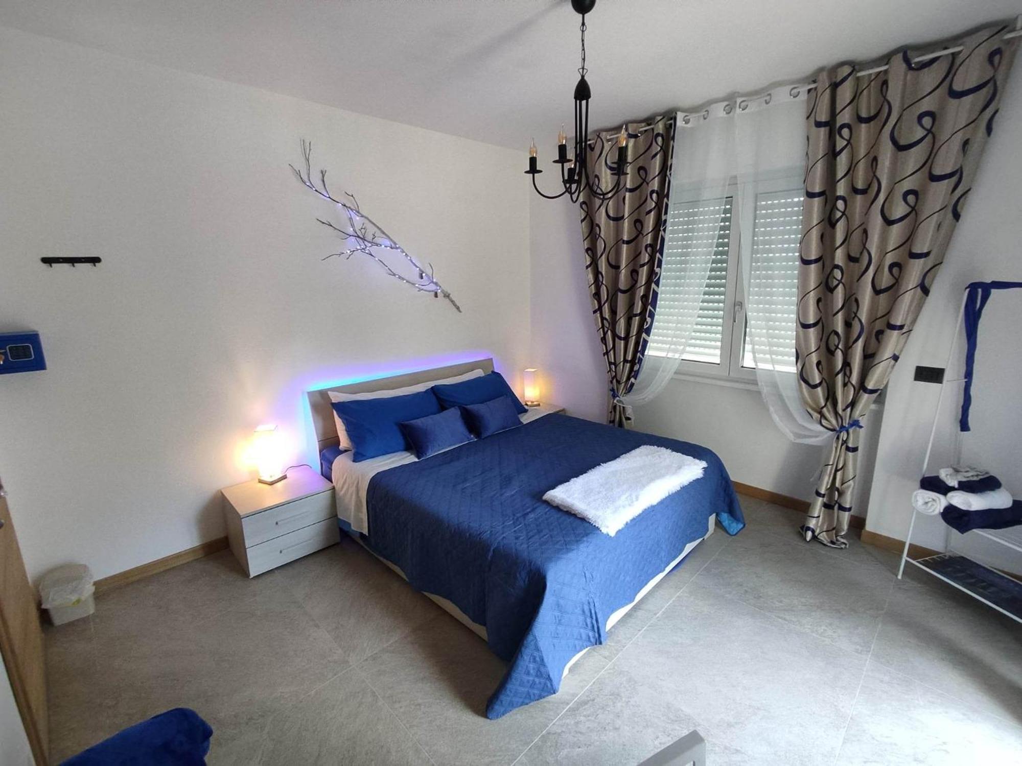 Tirano Express Luxury Apartments Екстер'єр фото