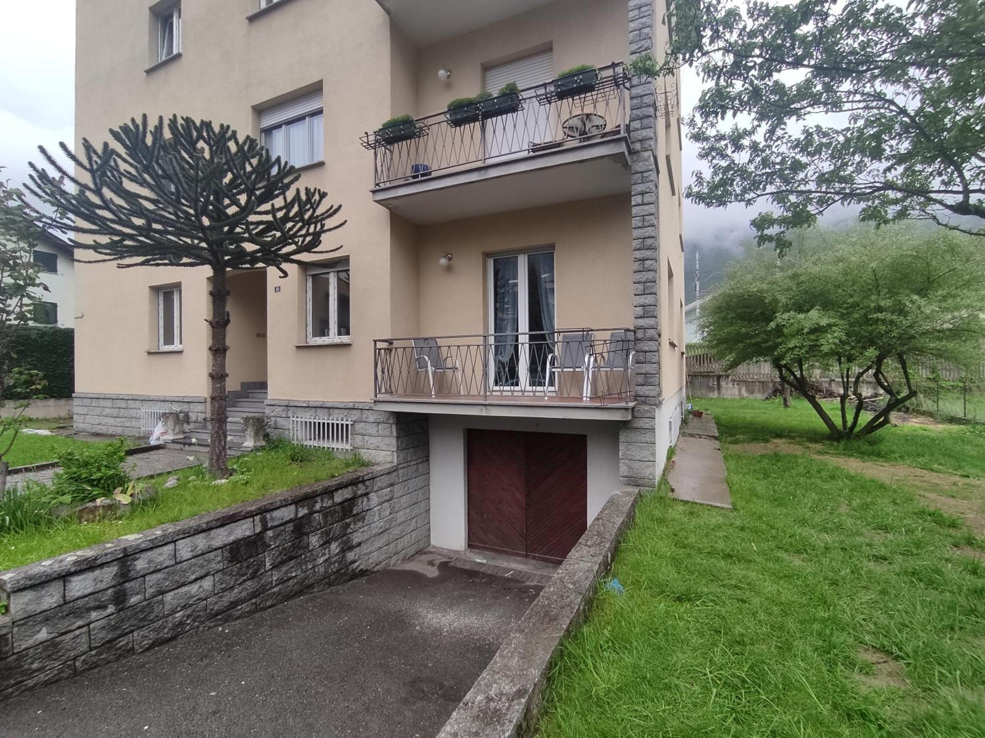 Tirano Express Luxury Apartments Екстер'єр фото
