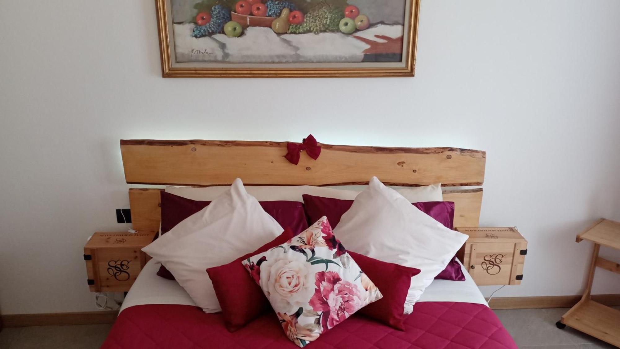 Tirano Express Luxury Apartments Екстер'єр фото
