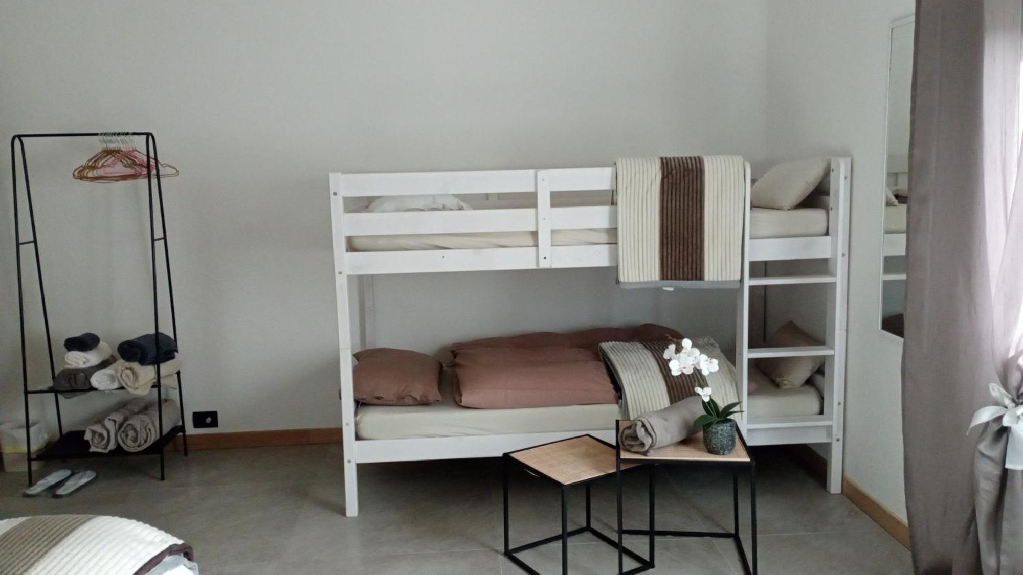 Tirano Express Luxury Apartments Екстер'єр фото